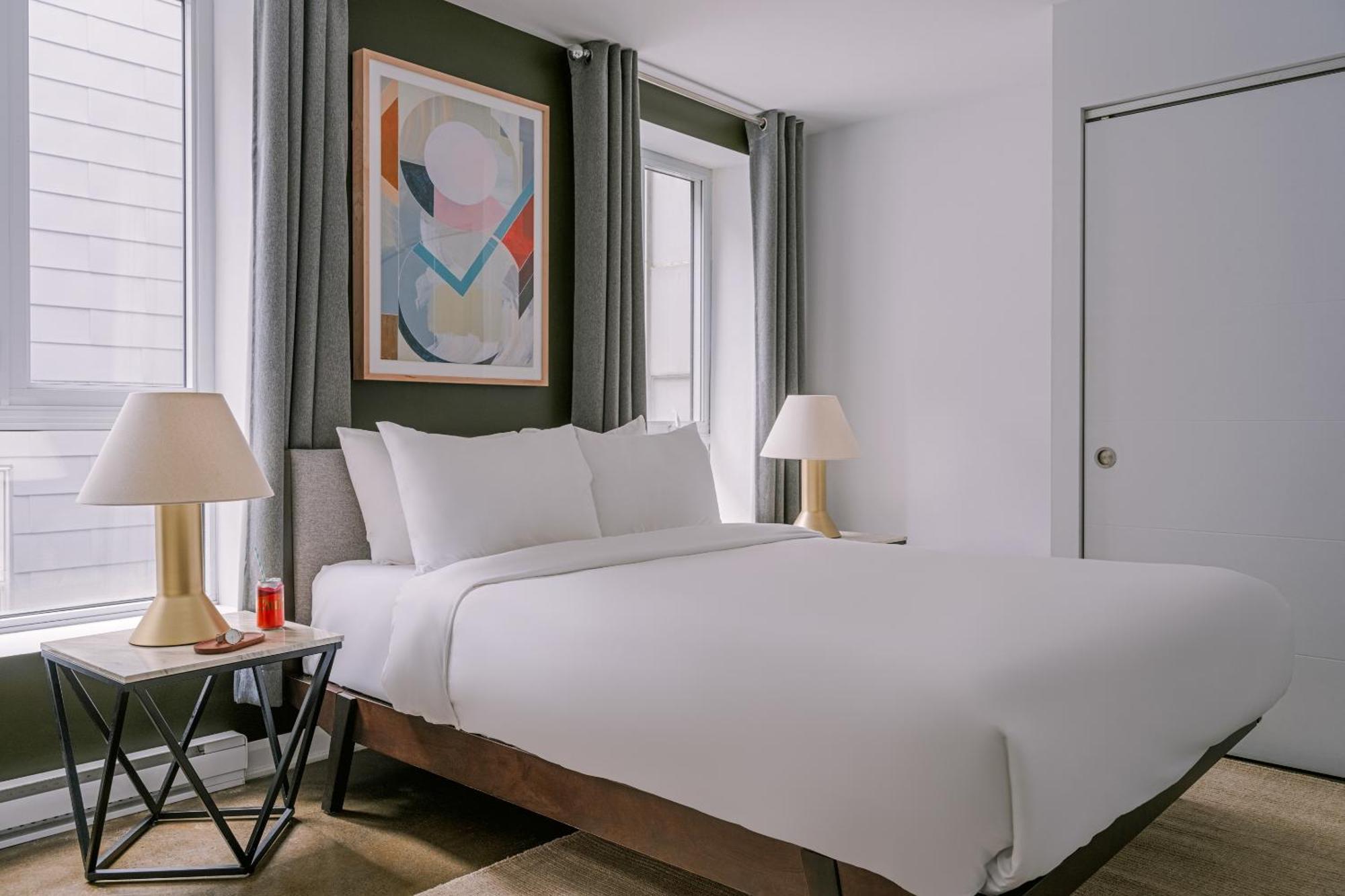 Sonder Penny Lane Aparthotel Montreal Bagian luar foto