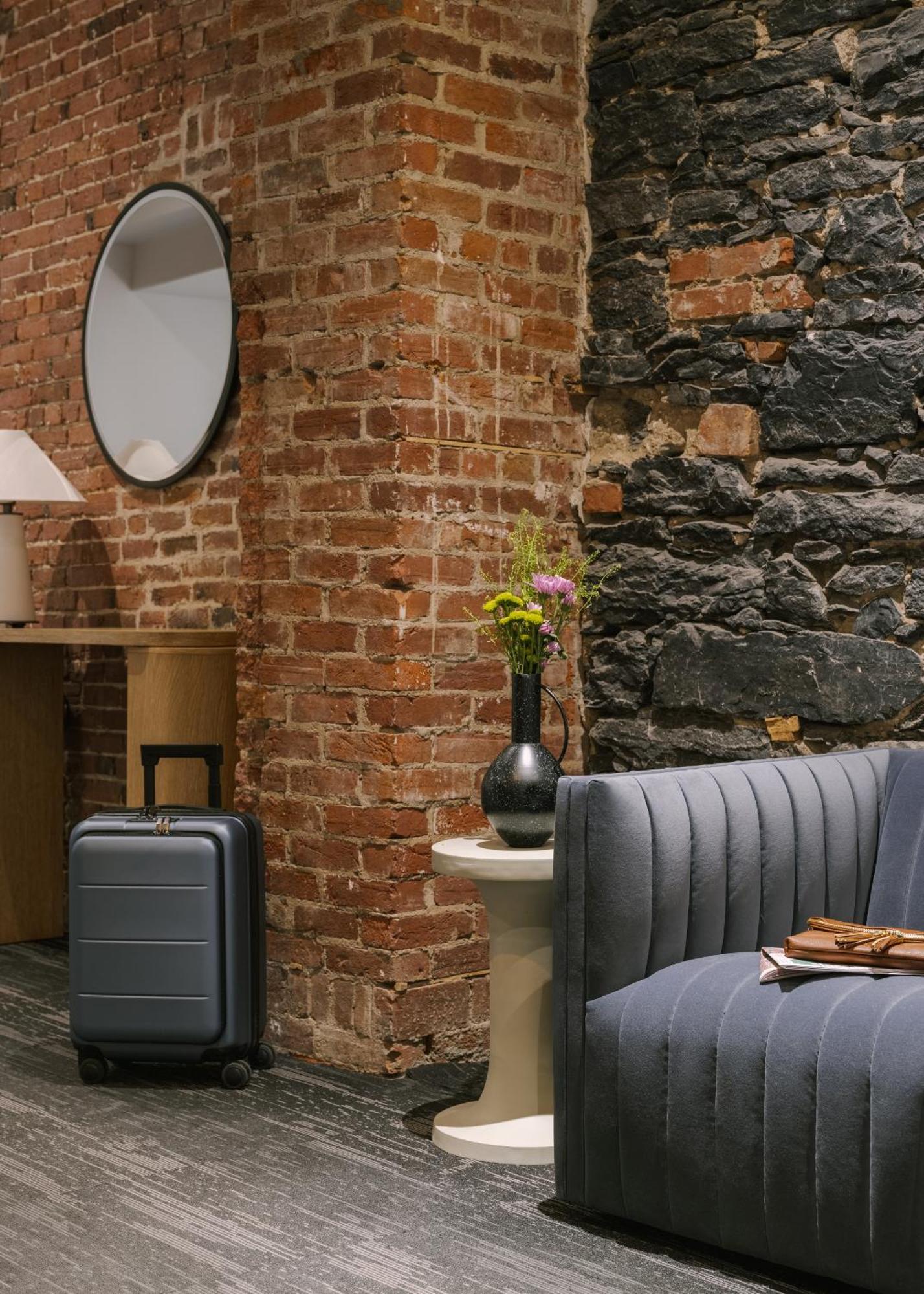 Sonder Penny Lane Aparthotel Montreal Bagian luar foto